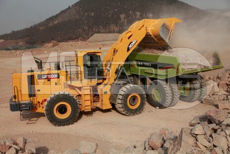 Фото: Крупногабаритный фронтальный погрузчик Фронтальный погрузчик XCMG LW1200KN