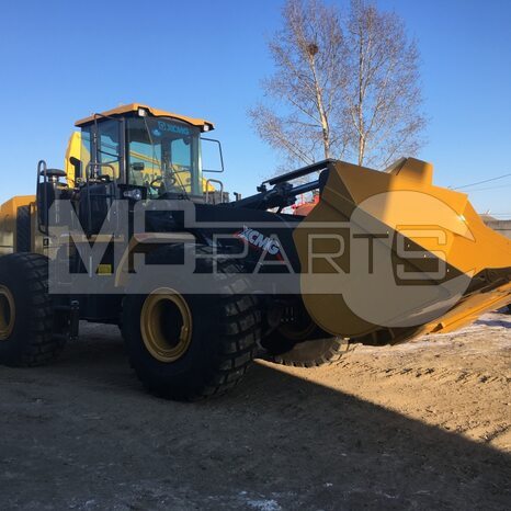 Фото: Крупногабаритный фронтальный погрузчик Фронтальный погрузчик XCMG LW700KN
