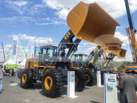 Фото: Крупногабаритный фронтальный погрузчик Фронтальный погрузчик XCMG LW700KN