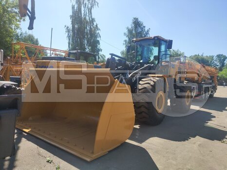 Фото: Крупногабаритный фронтальный погрузчик Фронтальный погрузчик XCMG LW700KN