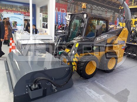 Фото: Мини-погрузчик Мини-погрузчик XCMG XC750K
