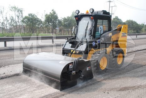 Фото: Мини-погрузчик Мини-погрузчик XCMG XC750K