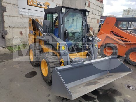 Фото: Мини-погрузчик Мини-погрузчик XCMG XC760K