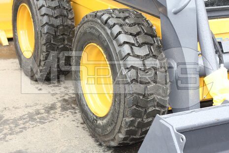 Фото: Мини-погрузчик Мини-погрузчик XCMG XC770RU