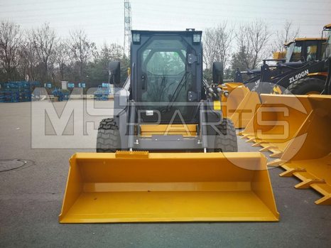Фото: Мини-погрузчик Мини-погрузчик XCMG XC770RU