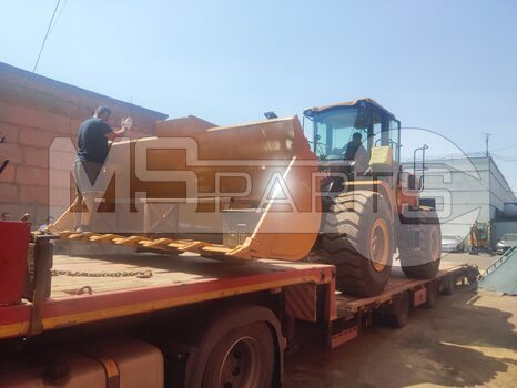 Фото: Крупногабаритный фронтальный погрузчик Фронтальный погрузчик XCMG ZL60GV