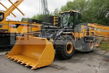 Фото: Крупногабаритный фронтальный погрузчик Фронтальный погрузчик XCMG ZL60GV