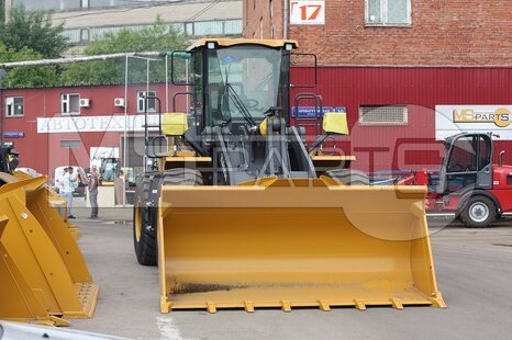 Фото: Крупногабаритный фронтальный погрузчик Фронтальный погрузчик XCMG ZL60GV
