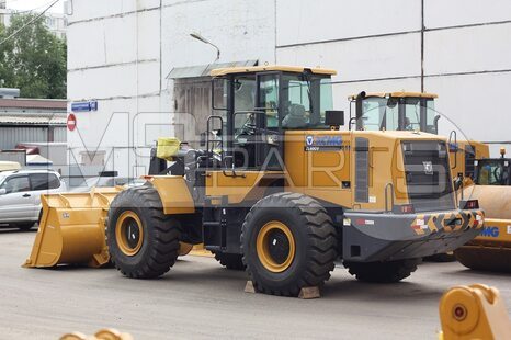 Фото: Крупногабаритный фронтальный погрузчик Фронтальный погрузчик XCMG ZL60GV