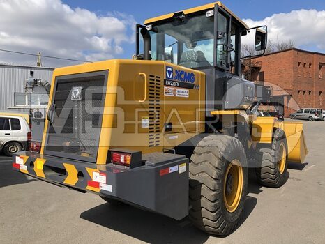 Фото: Крупногабаритный фронтальный погрузчик Фронтальный погрузчик XCMG LW330RU