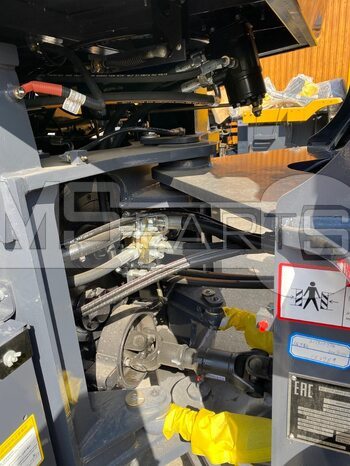 Фото: Крупногабаритный фронтальный погрузчик Фронтальный погрузчик XCMG LW330RU