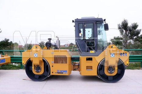 Фото: Каток дорожный XCMG XD102