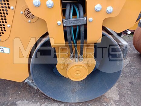 Фото: Мини-каток XCMG XMR303