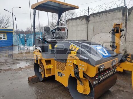 Фото: Мини-каток XCMG XMR303