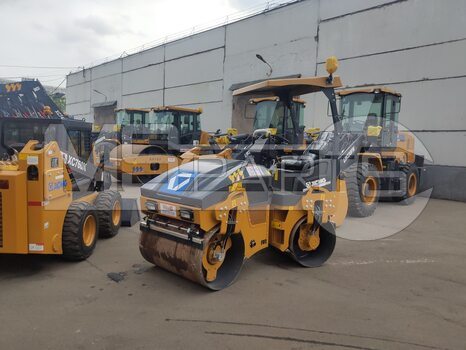 Фото: Мини-каток XCMG XMR303
