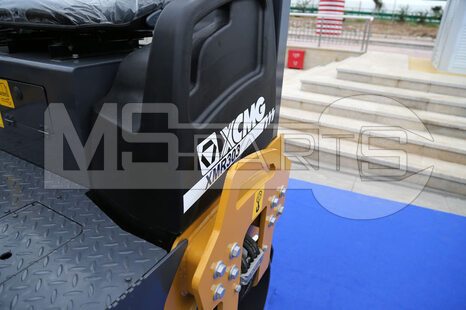 Фото: Мини-каток XCMG XMR303