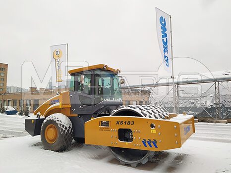 Фото: Каток грунтовый XCMG XS183