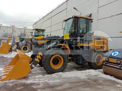 Фото: Фронтальный погрузчик LW300KN  XUG0300KHLCB13387