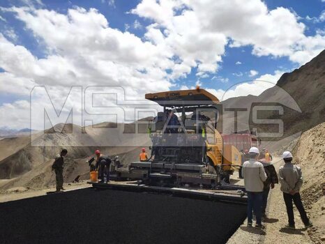 Фото: Асфальтоукладчик XCMG RP803