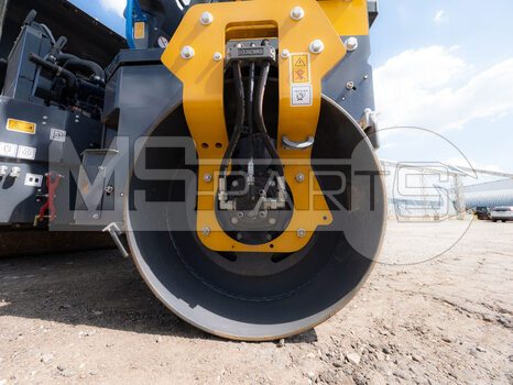 Фото: Дорожный каток XCMG XD120