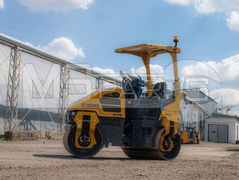 Фото: Дорожный каток XCMG XD120