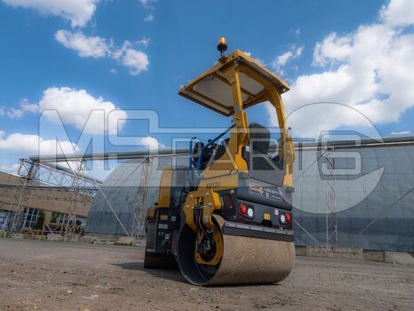 Фото: Дорожный каток XCMG XD120