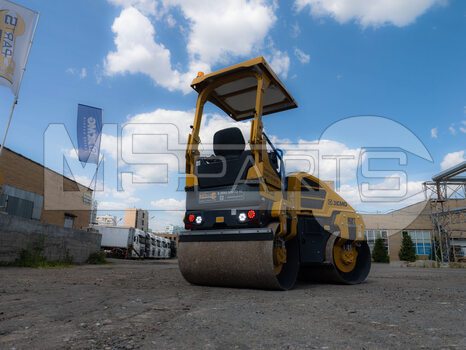 Фото: Дорожный каток XCMG XD120