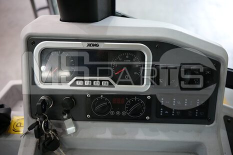 Фото: Экскаватор-погрузчик Экскаватор-погрузчик XCMG XC8-S2570