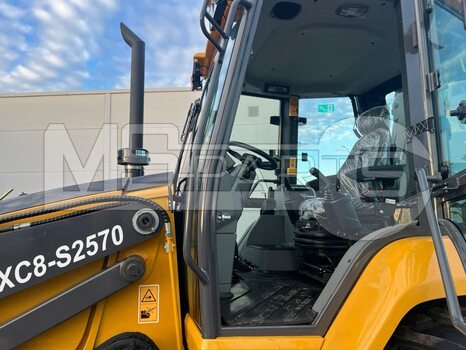 Фото: Экскаватор-погрузчик Экскаватор-погрузчик XCMG XC8-S2570