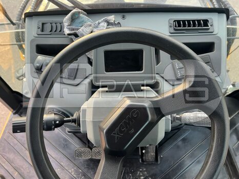 Фото: Экскаватор-погрузчик Экскаватор-погрузчик XCMG XC8-S2570