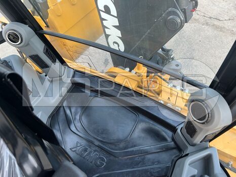 Фото: Экскаватор-погрузчик Экскаватор-погрузчик XCMG XC8-S2570