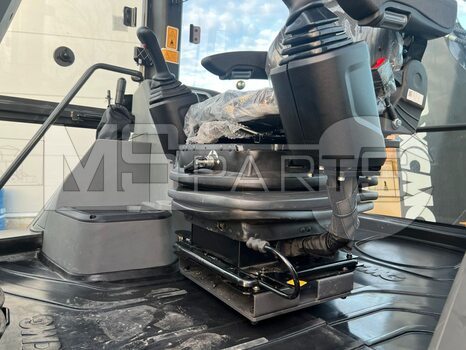 Фото: Экскаватор-погрузчик Экскаватор-погрузчик XCMG XC8-S2570