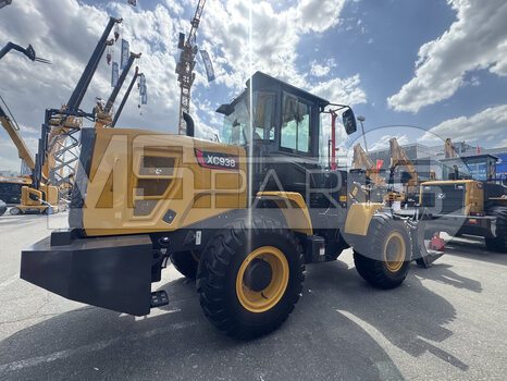 Фото: Крупногабаритный фронтальный погрузчик Фронтальный погрузчик XCMG XC938