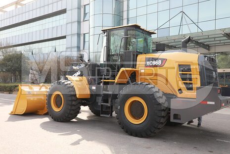 Фото: Крупногабаритный фронтальный погрузчик Фронтальный погрузчик XCMG XC968