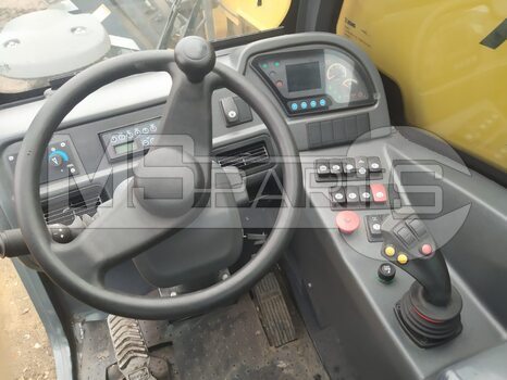 Фото: Телескопический погрузчик XCMG XC6-1056VN