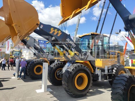 Фото: Крупногабаритный фронтальный погрузчик Фронтальный погрузчик XCMG ZL50GV